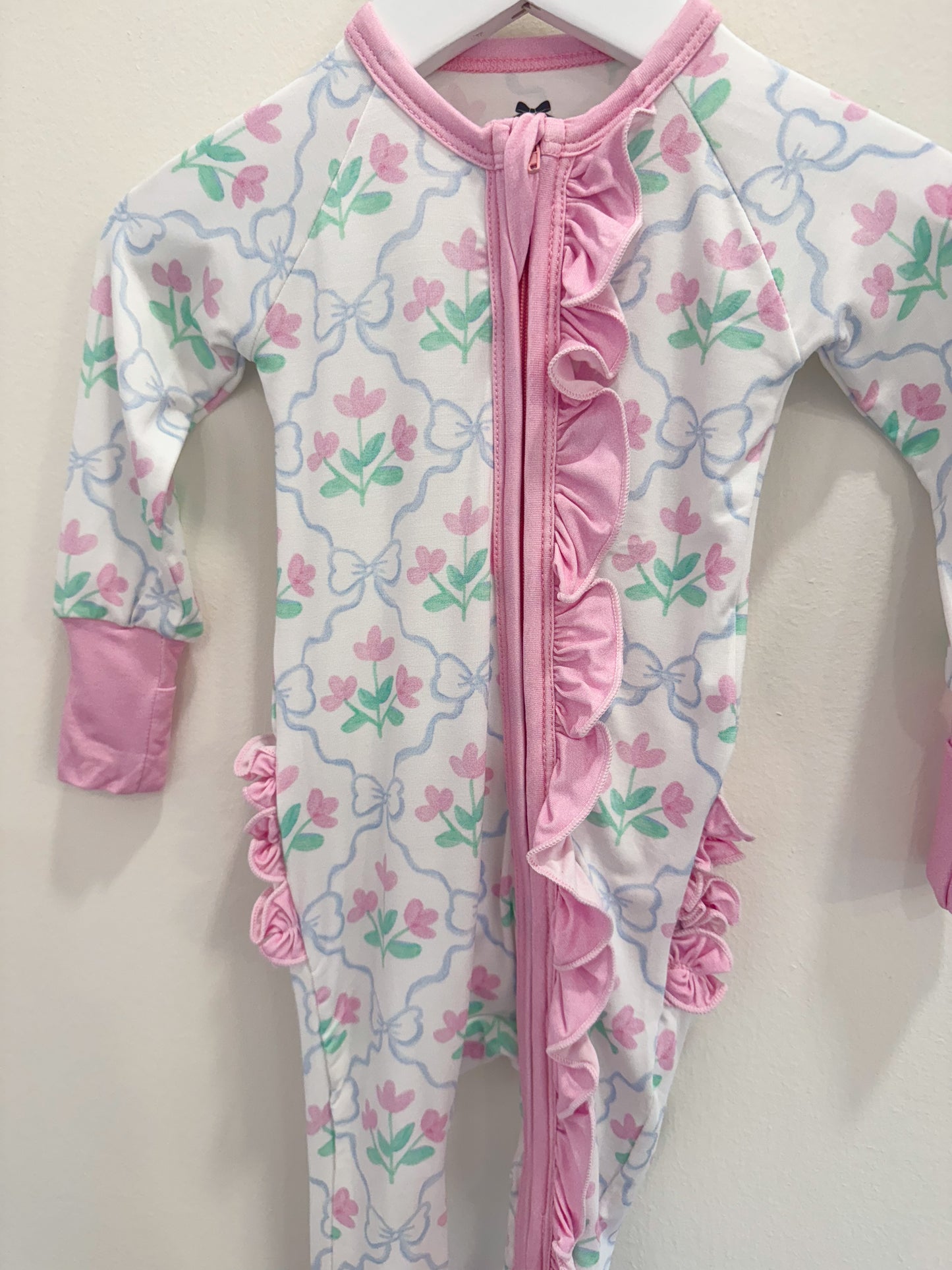 RTS: Tulips + Bows Bamboo Ruffle Zippy